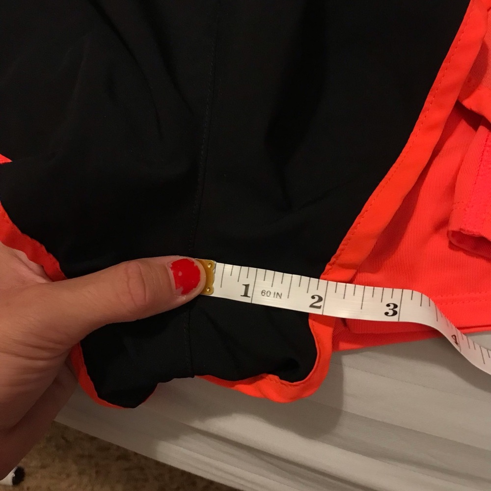 Athletic shorts - Picture 11 of 13
